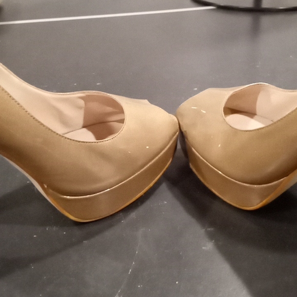 Michael Kors Open Toe Stilettos Heels. 9M - Picture 11 of 11